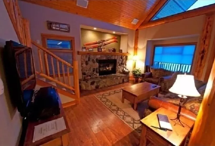 ホテル Vacation Homes By Big White Accomm