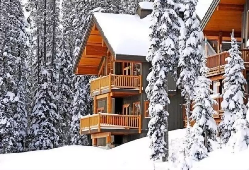ホテル Vacation Homes By Big White Accomm