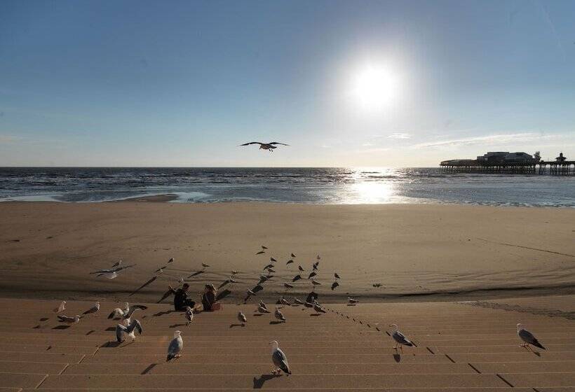 Howarth House Apartments