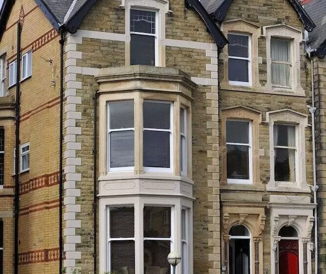 Howarth House Apartments
