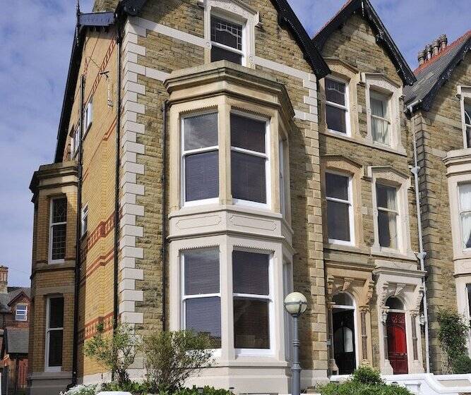 Howarth House Apartments