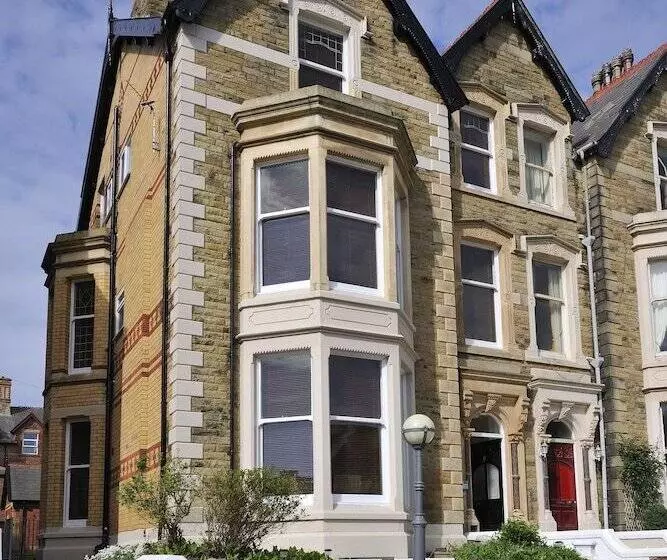 Howarth House Apartments