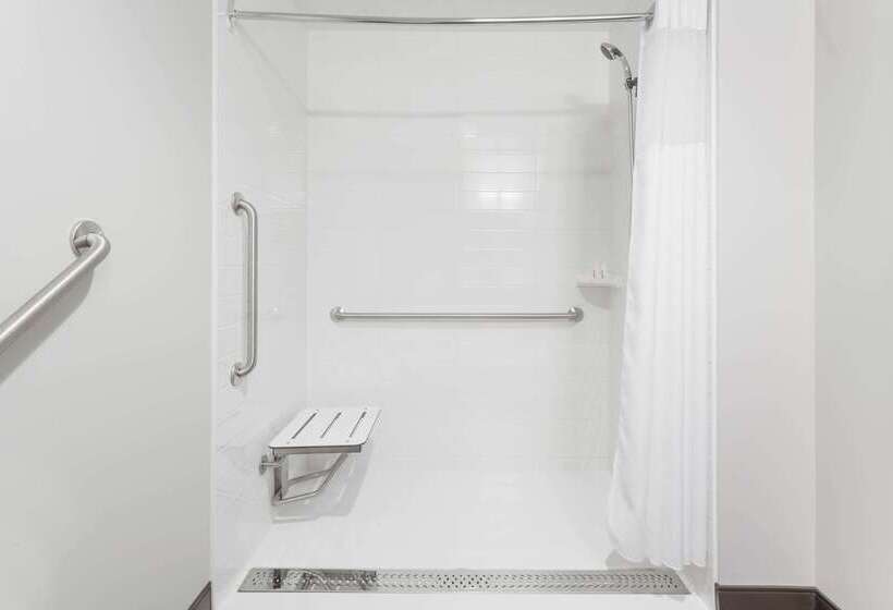 Microtel Inn & Suites By Wyndham Kirkland Lake