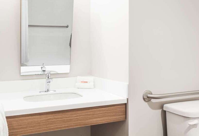 Microtel Inn & Suites By Wyndham Kirkland Lake