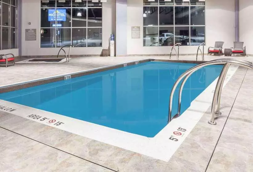 Microtel Inn & Suites By Wyndham Kirkland Lake