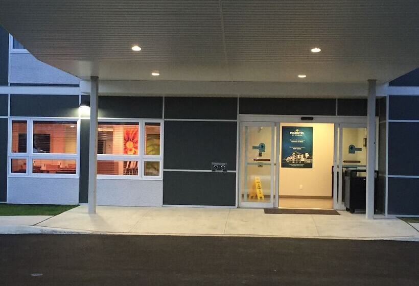 Microtel Inn & Suites By Wyndham Kirkland Lake