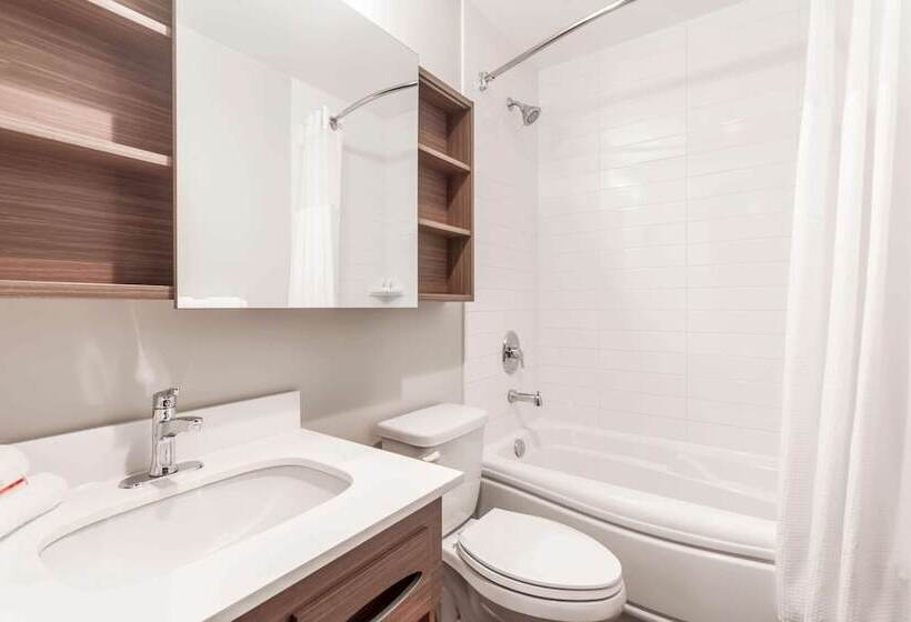 Microtel Inn & Suites By Wyndham Kirkland Lake