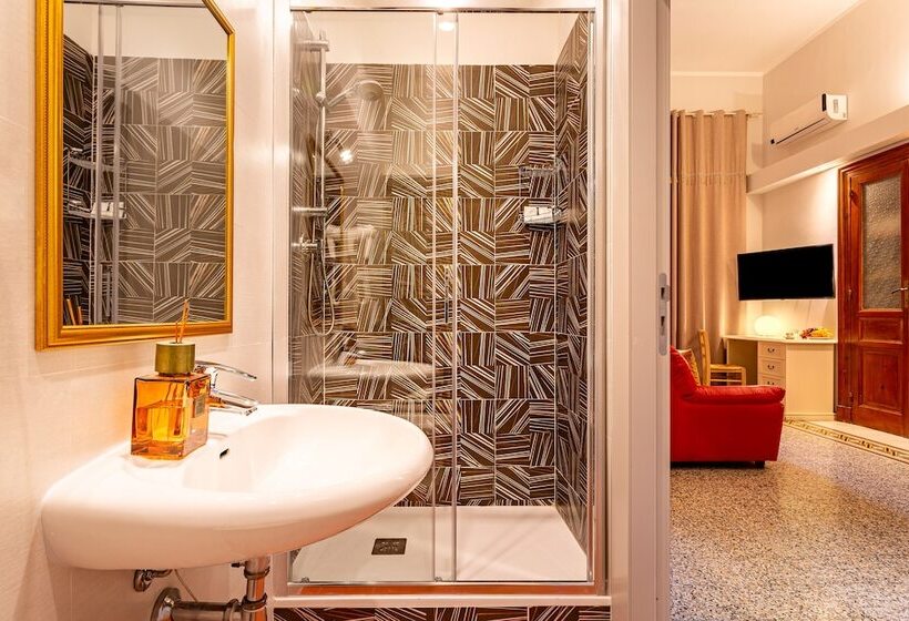 ペンション Marlin Rooms