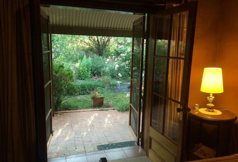 פנסיון Wildwood Guesthouse