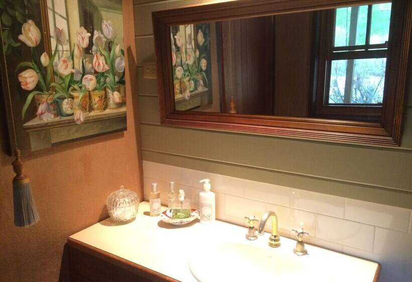 פנסיון Wildwood Guesthouse