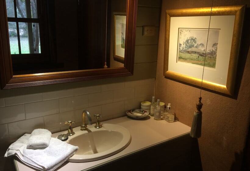 פנסיון Wildwood Guesthouse