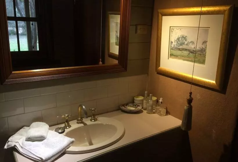 Majatalo Wildwood Guesthouse