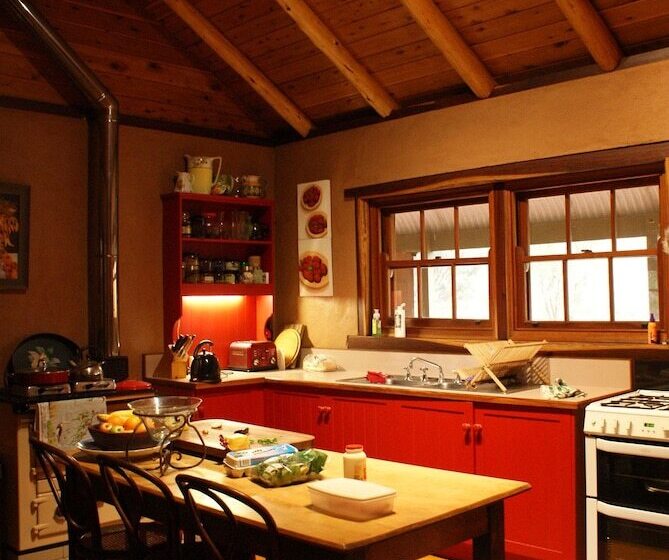 פנסיון Wildwood Guesthouse