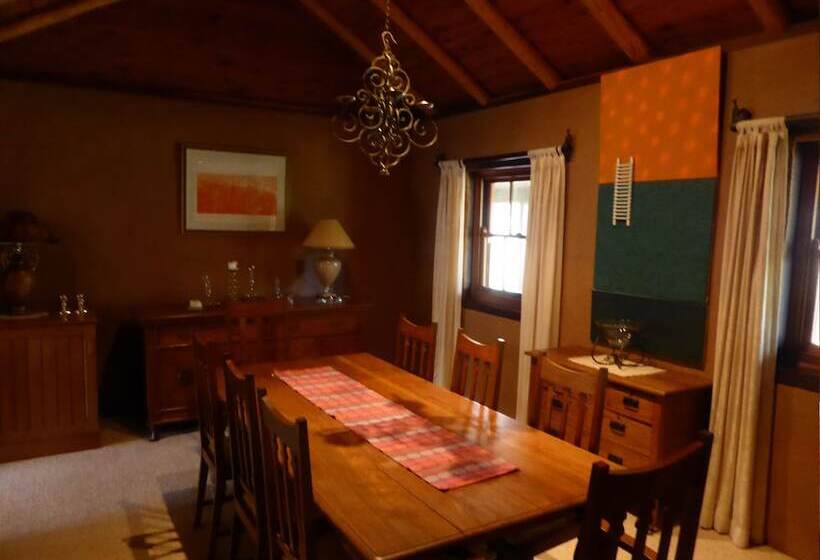 פנסיון Wildwood Guesthouse