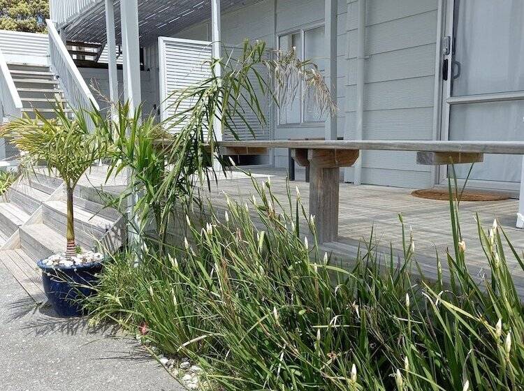 호스텔 Surf N Stay Whangamata