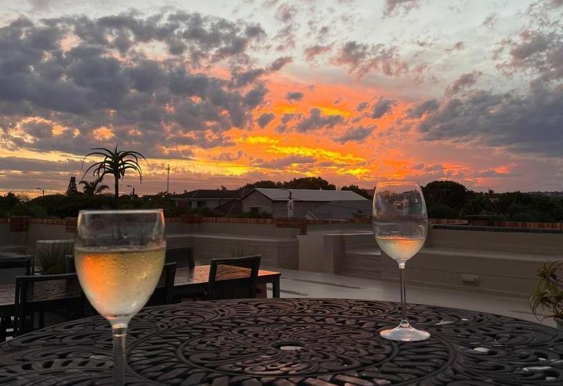 ベッドアンドブレックファースト Harewood Lodge