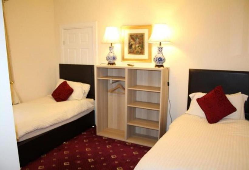 민박 Highland House Callander