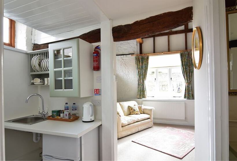 ベッドアンドブレックファースト The Abbey Hotel & Apartments