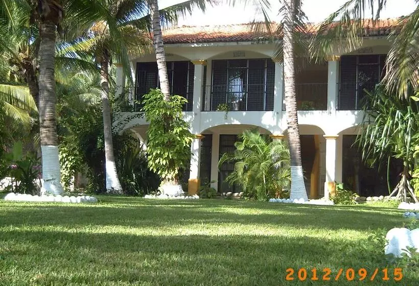 ホテル Arrecife Huatulco Plus
