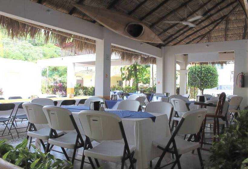 فندق Arrecife Huatulco Plus