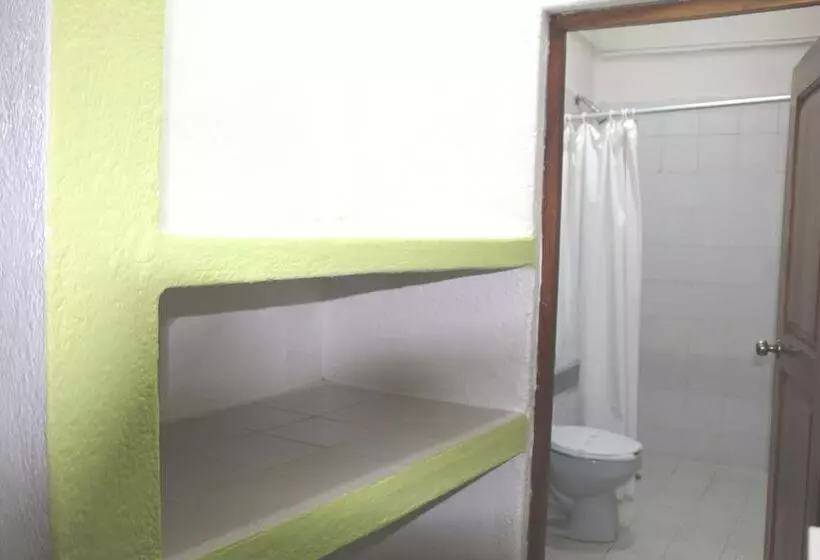 ホテル Arrecife Huatulco Plus