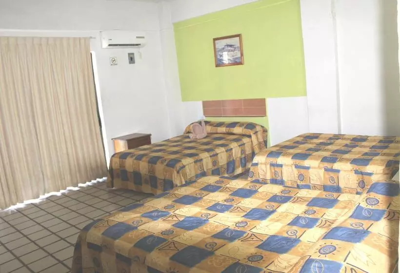 ホテル Arrecife Huatulco Plus