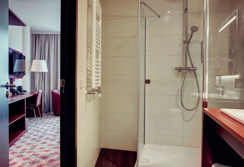 Отель Amedia Amsterdam Airport Schiphol, Trademark Collection By Wyndham