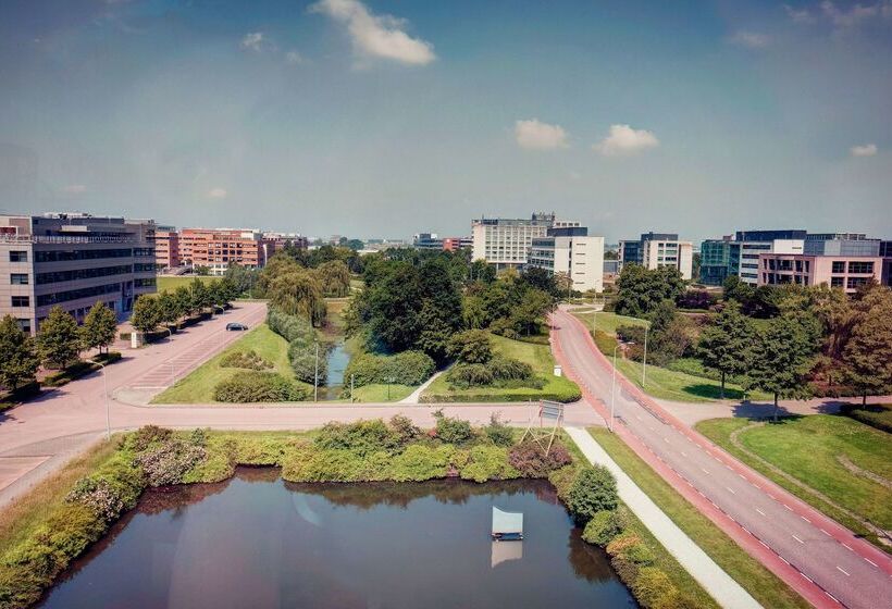 Отель Amedia Amsterdam Airport Schiphol, Trademark Collection By Wyndham