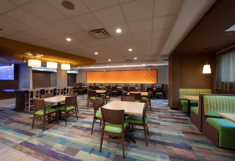 Hotelli Fairfield Inn & Suites By Marriott Edmonton North