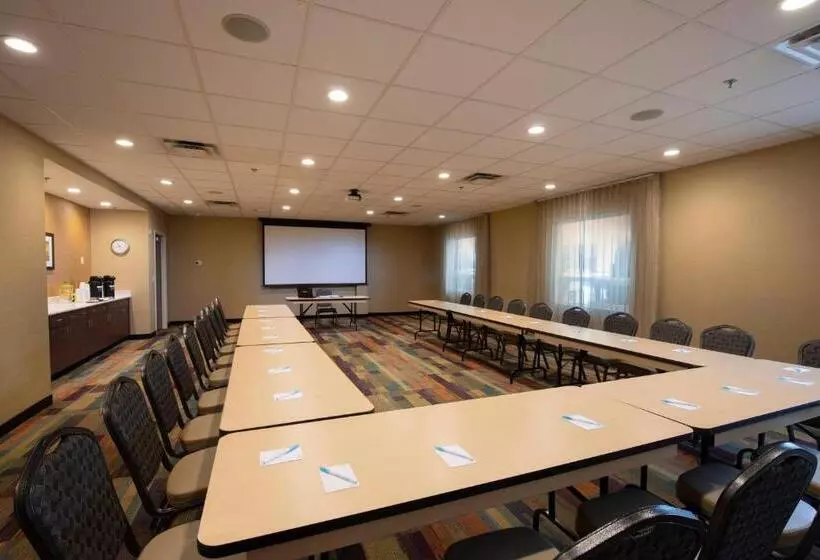 Hotelli Fairfield Inn & Suites By Marriott Edmonton North