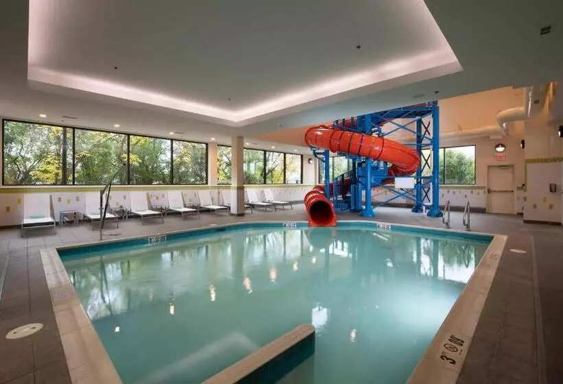 Hotelli Fairfield Inn & Suites By Marriott Edmonton North