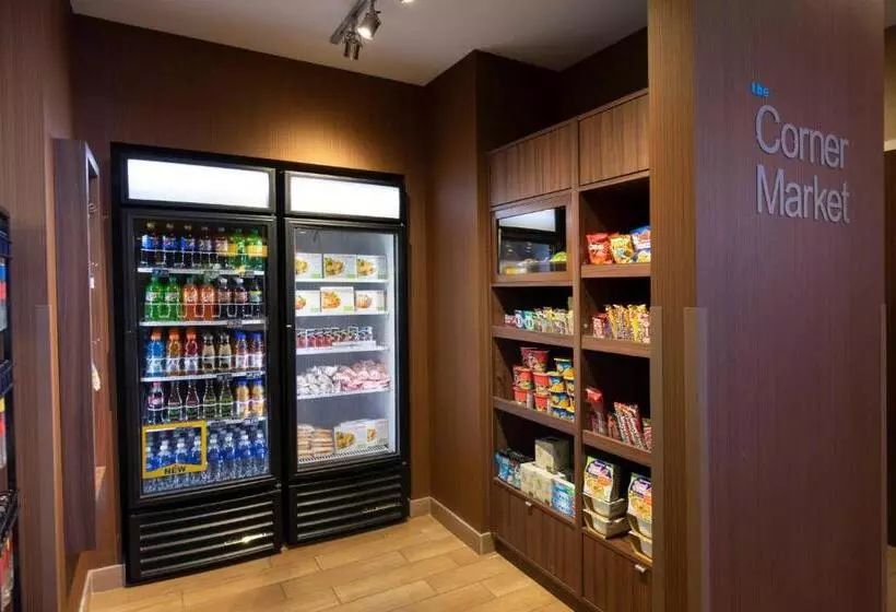 Hotelli Fairfield Inn & Suites By Marriott Edmonton North