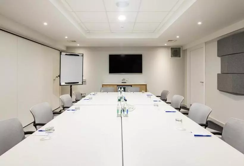 هتل Holiday Inn Express Dublin City Centre, An Ihg
