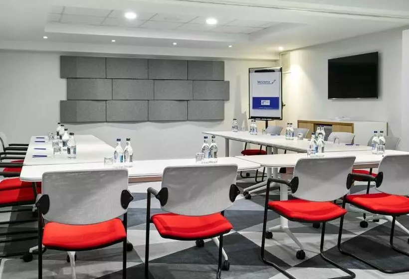 هتل Holiday Inn Express Dublin City Centre, An Ihg