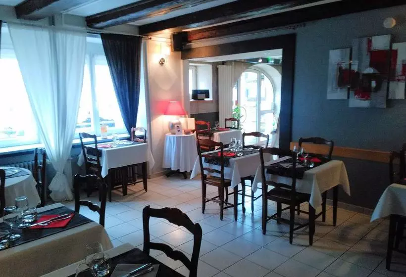 هتل Hôtel De Morteau