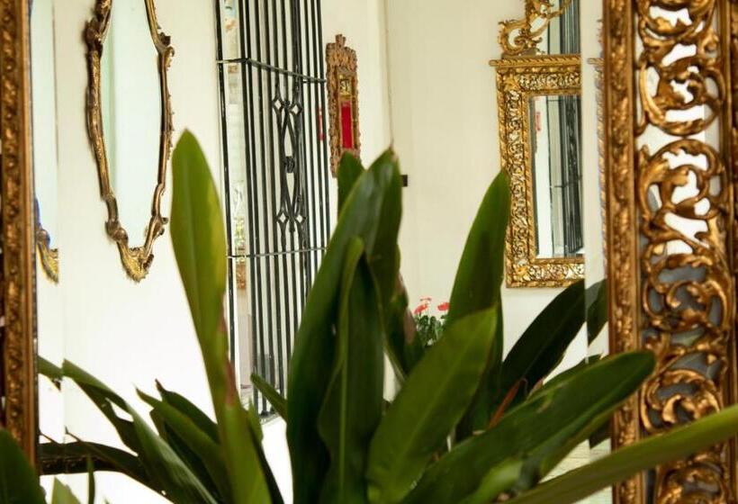 هتل La Catrina De Alcala