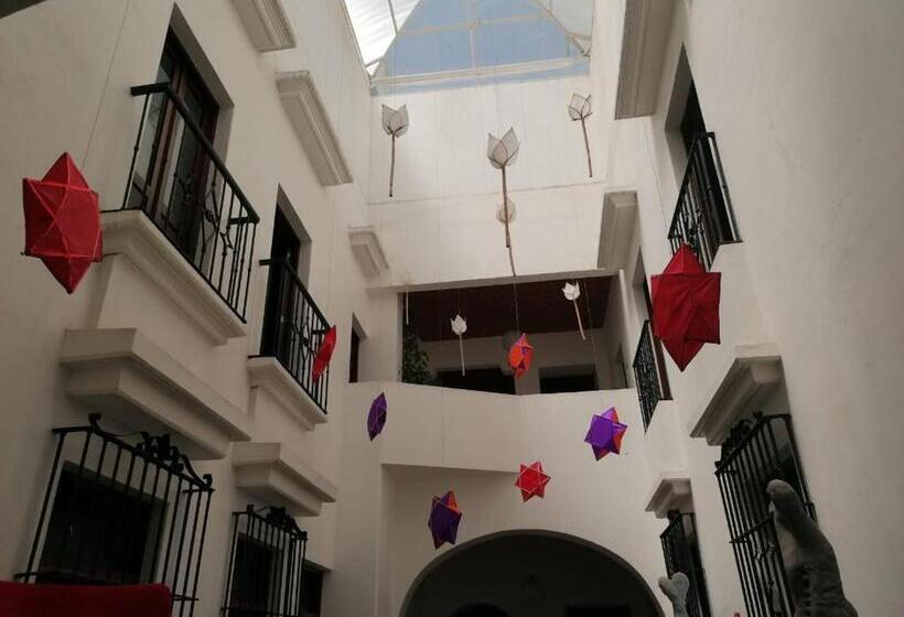 هتل La Catrina De Alcala