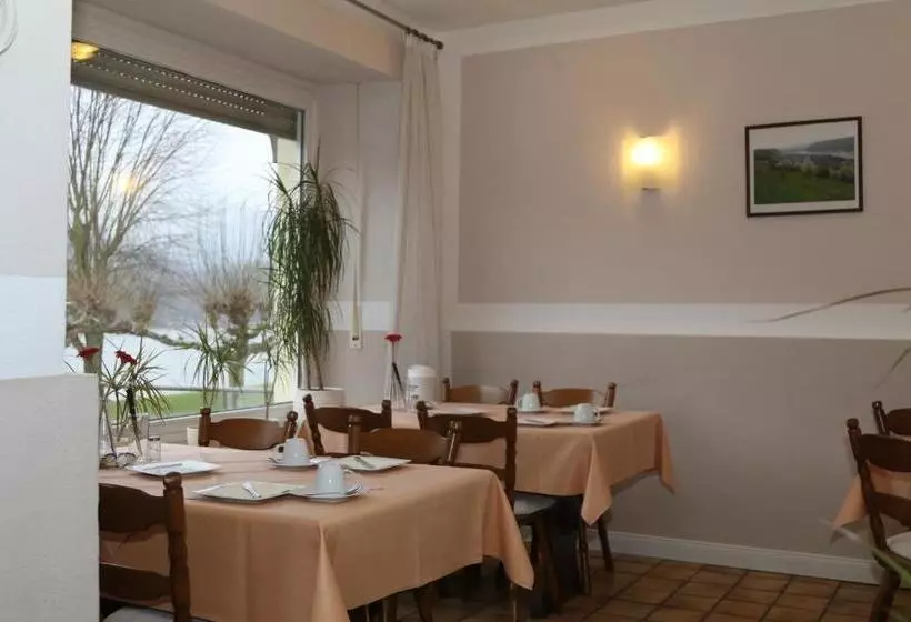 Hotelli Pension Am Rheinsteig