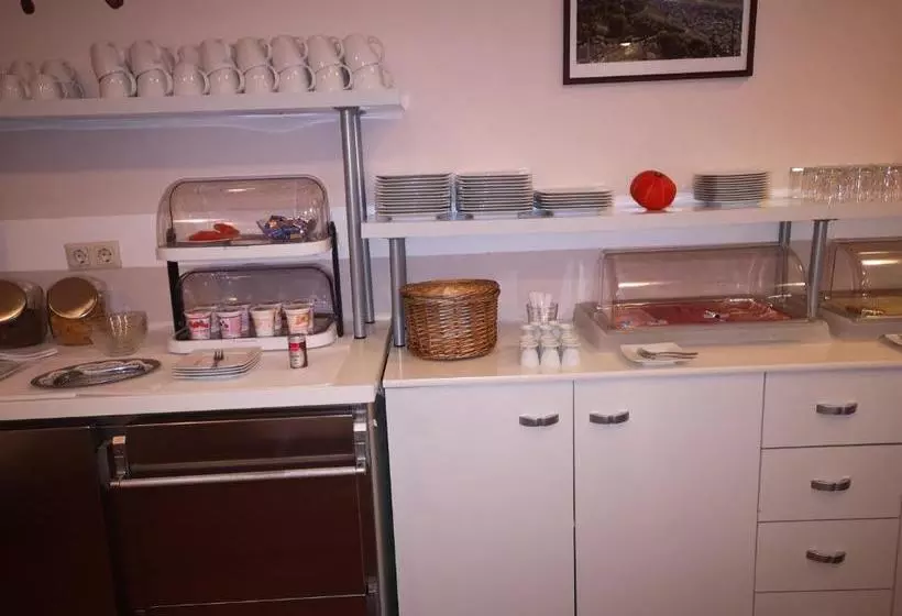 Hotelli Pension Am Rheinsteig