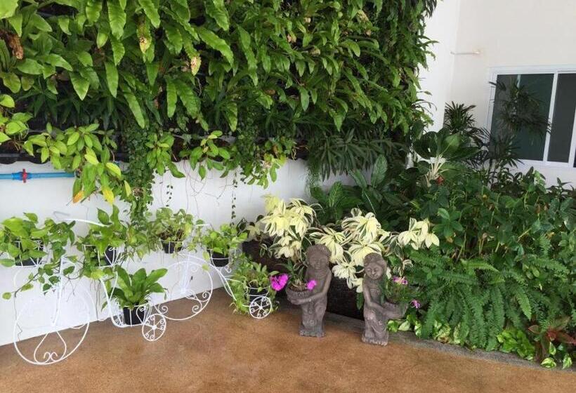 Отель The Grace Residence