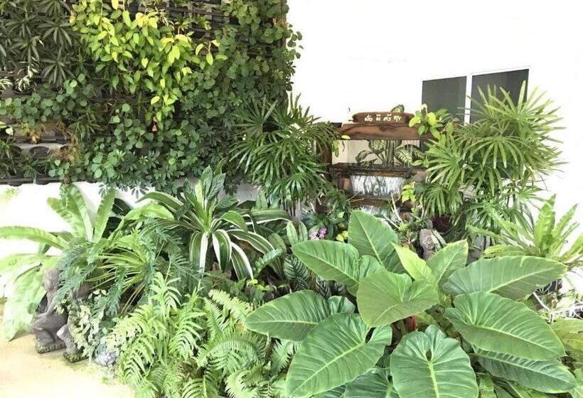 Отель The Grace Residence