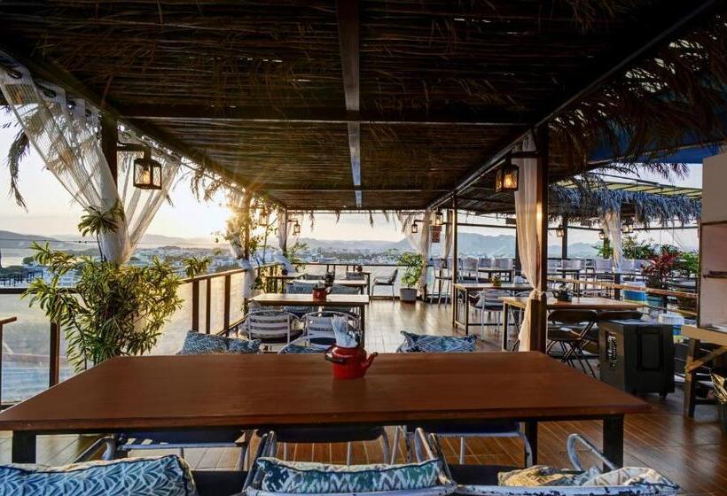 Hotel Udai Niwas  By The Lake