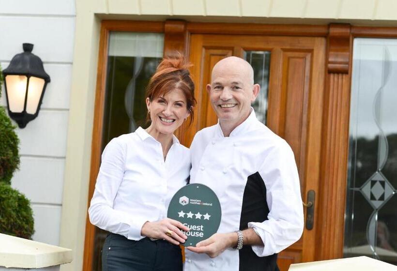 펜션 Brooke Lodge Guesthouse