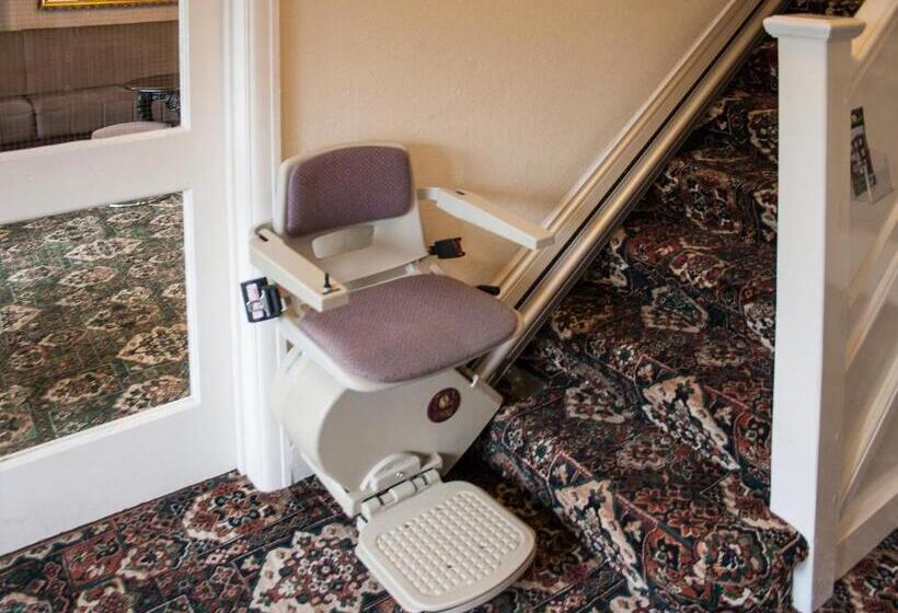 פנסיון The Northdale Hotel Ltd