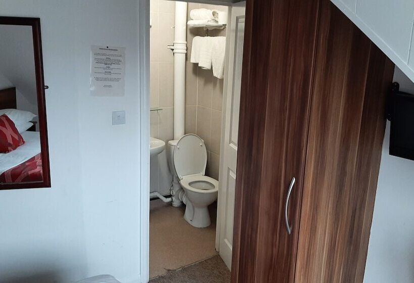 بنسيون The Sportsview Guest House