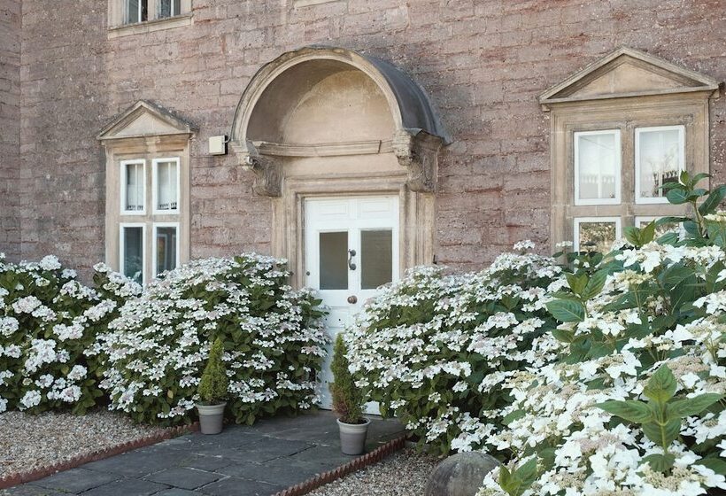 민박 The Old Parsonage