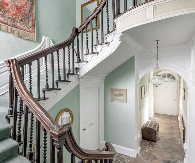 민박 The Old Parsonage