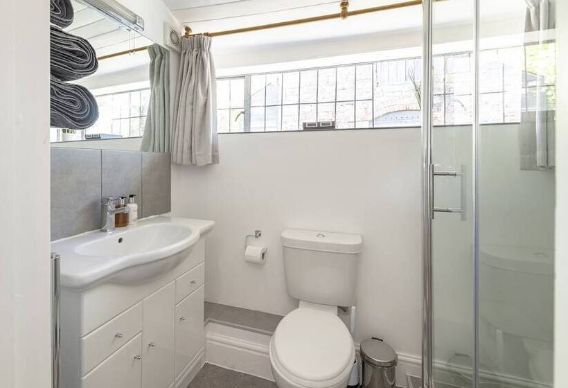 민박 The Old Parsonage