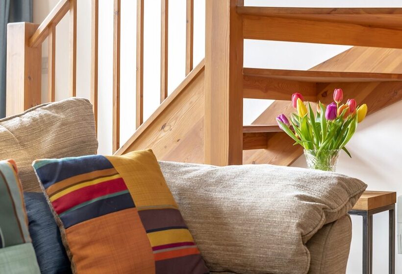 민박 The Old Parsonage