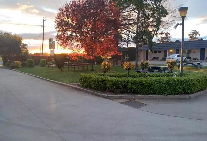 City Park Motel And Apartments